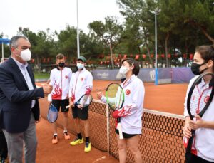 Türkiye İşitme Engelliler Tenis Milli Takımı Hayat Park kortlarında