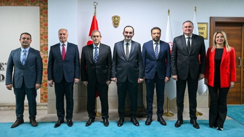 hukumlulere-is-destegi