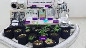 karamanda-148-tarihi-sikke-ve-uyusturucu-ele-gecirildi